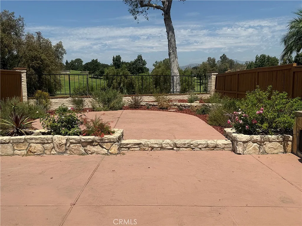 3 bed, 1669 sqft, $3,700 — Photo 3