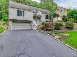 281 Kohr Rd, Kings Park, NY 11754