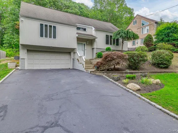 281 Kohr Road, Kings Park, NY 11754