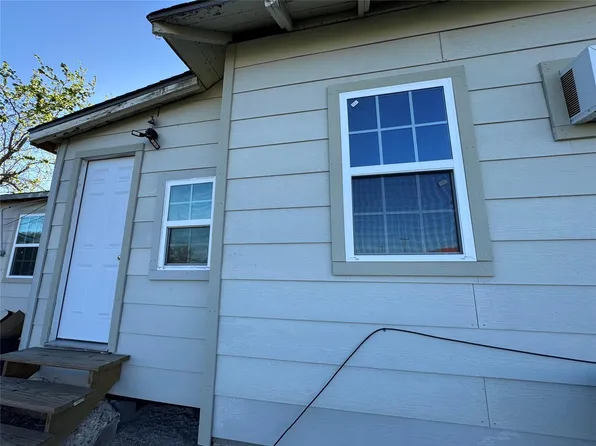 411 W Pearce St, Baytown, TX 77520