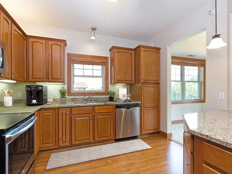 Laurel East End