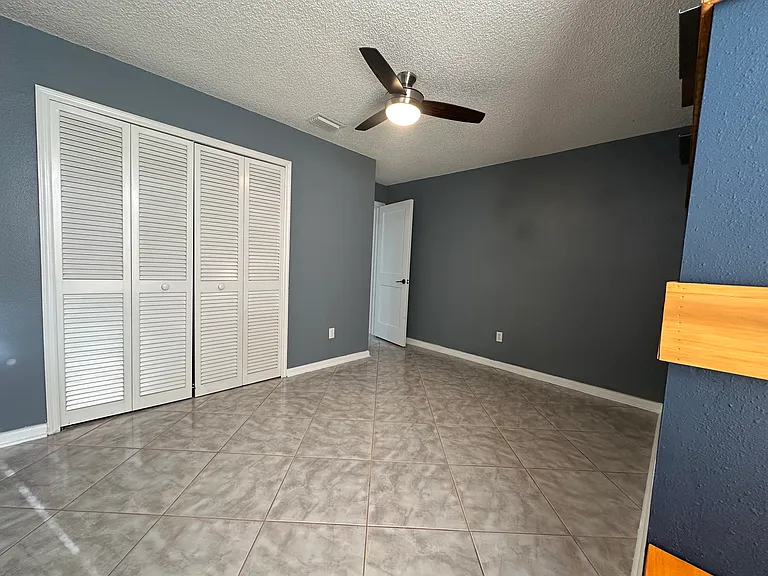 1041 Sawyers Ct — Photo 44