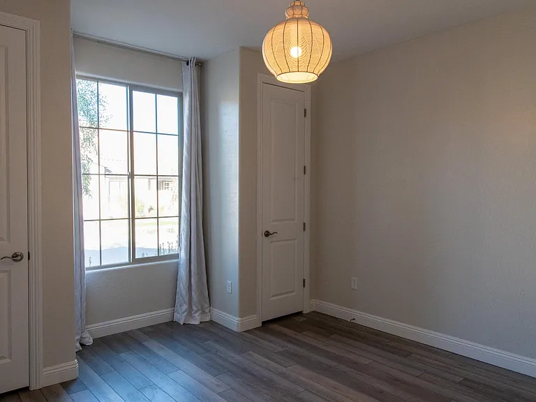 Second bedroom ensuite.