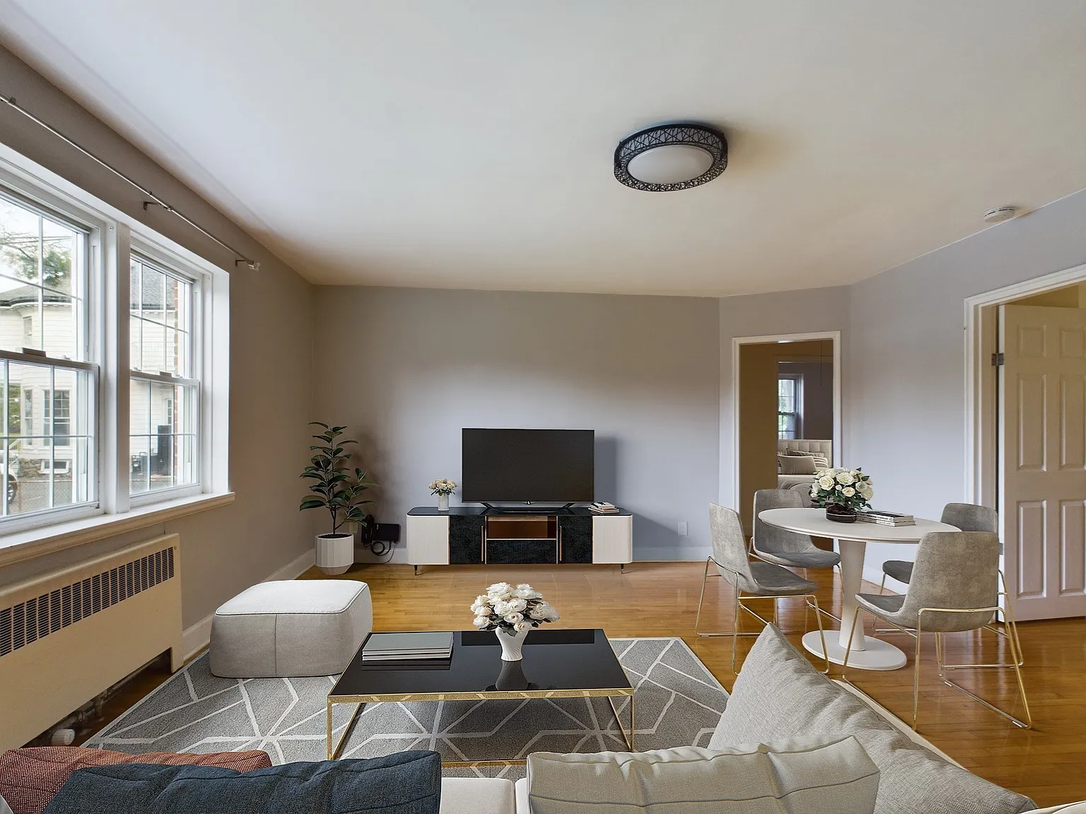 3 bed, 1.0 bath, 900 sqft, $2,400 — Photo 1