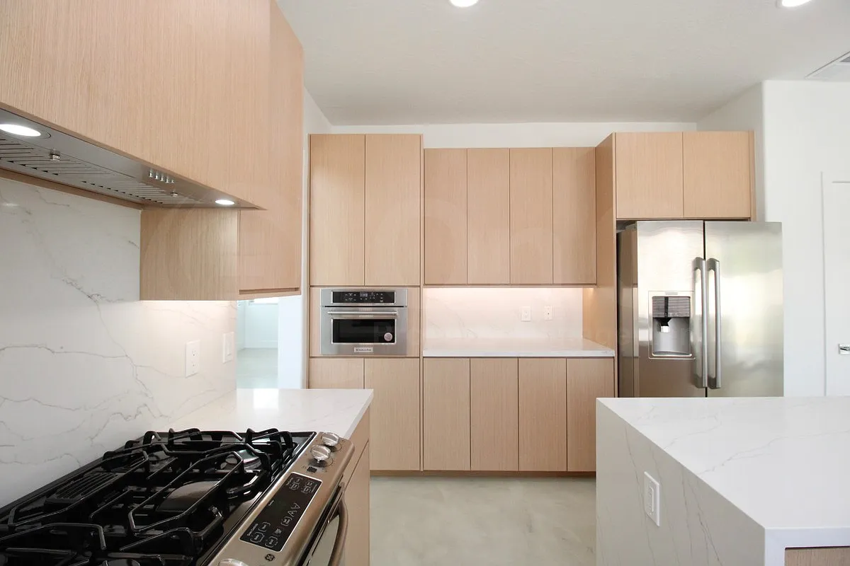 5 bed, 3.0 bath, 2442 sqft, $4,900 — Photo 3