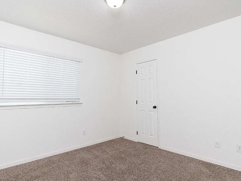 6705 University Village Way #B — Photo 9