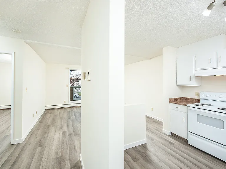 2203 38th St NW — Photo 3