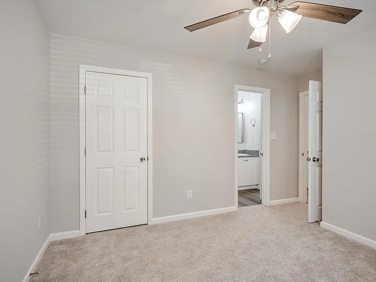 1216 Longpoint Dr — Photo 15