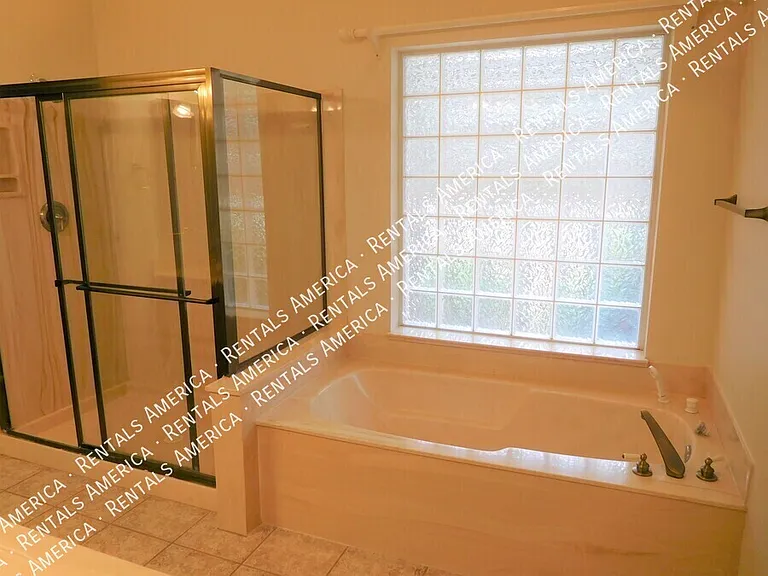 5747 N 105th Ln — Photo 11