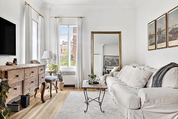 Rented by Compass | media 2