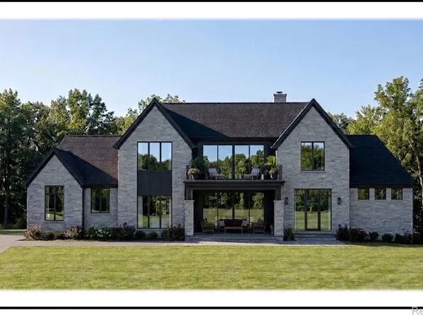 6121 Golfview Dr, Bloomfield Hills, MI 48301