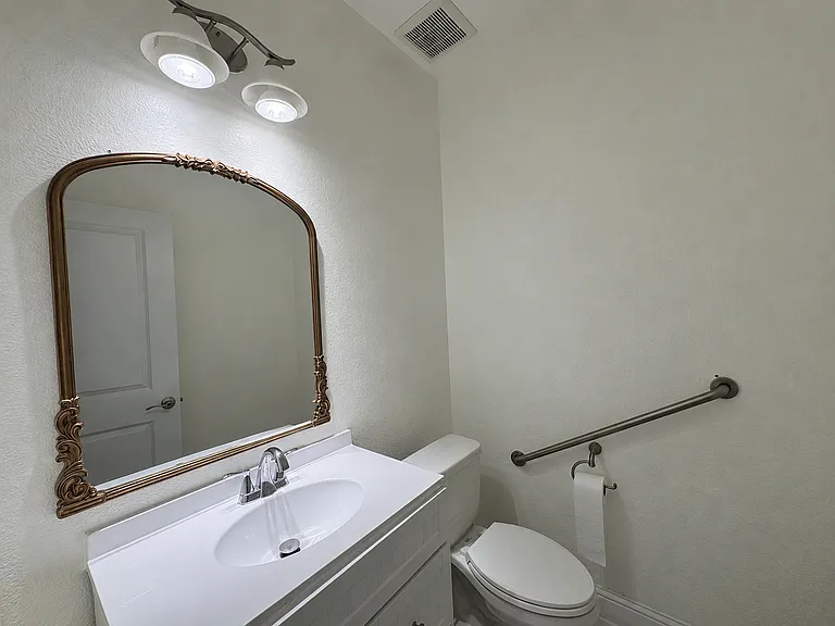 1901 Oakston Dr — Photo 32