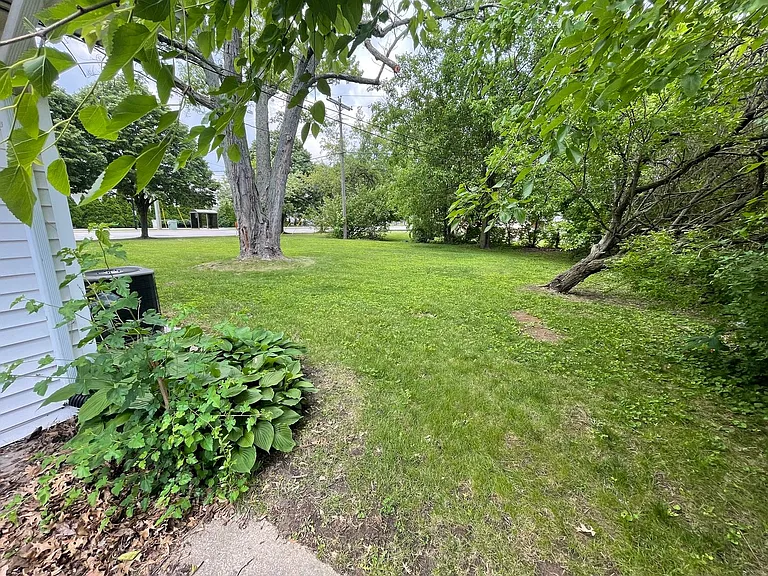 2800 N Salisbury St — Photo 14