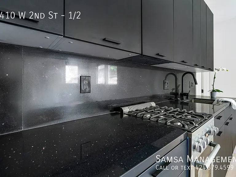 1410 W 2nd St #1/2 — Photo 1