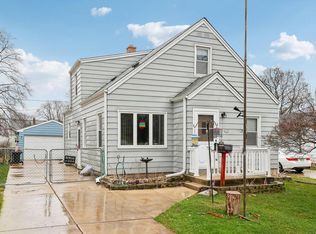 157 W Bolivar Ave, Milwaukee, WI 53207