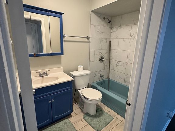 5th image of 6235 N Mozart St APT 4