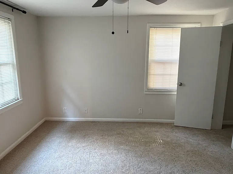 1523 Oleander Ave — Photo 12