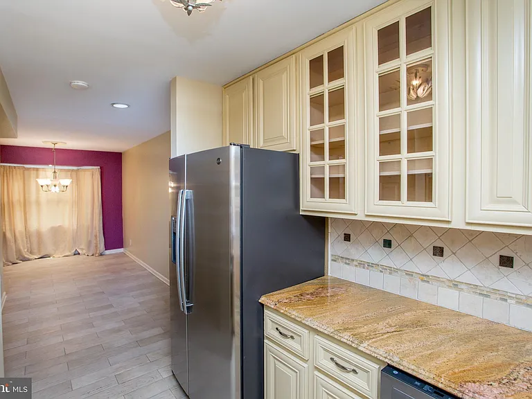 1529 Margaret Ct — Photo 29