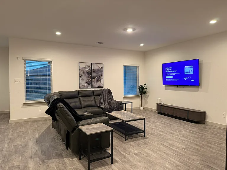1815 Rolling Hill Ln — Photo 40