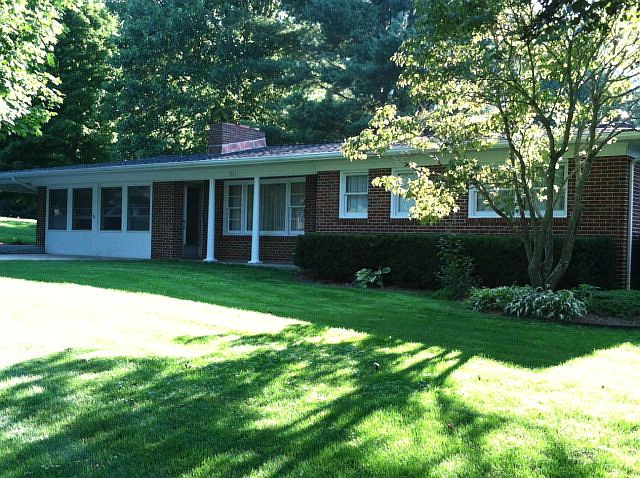 1st image of 211 Melody Ln