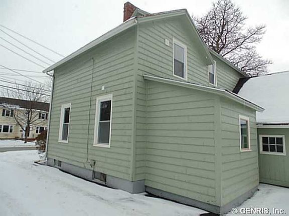 4th image of 172 Fort Hill Ave