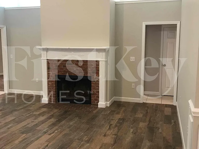 2224 Palmview Cir E — Photo 5