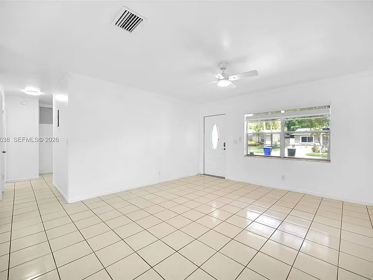 304 SW 77th Ave — Photo 9