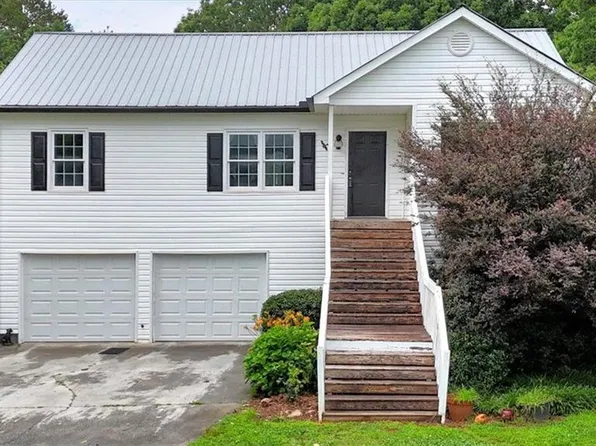 33 Moriah Way NE, Rydal, GA 30171