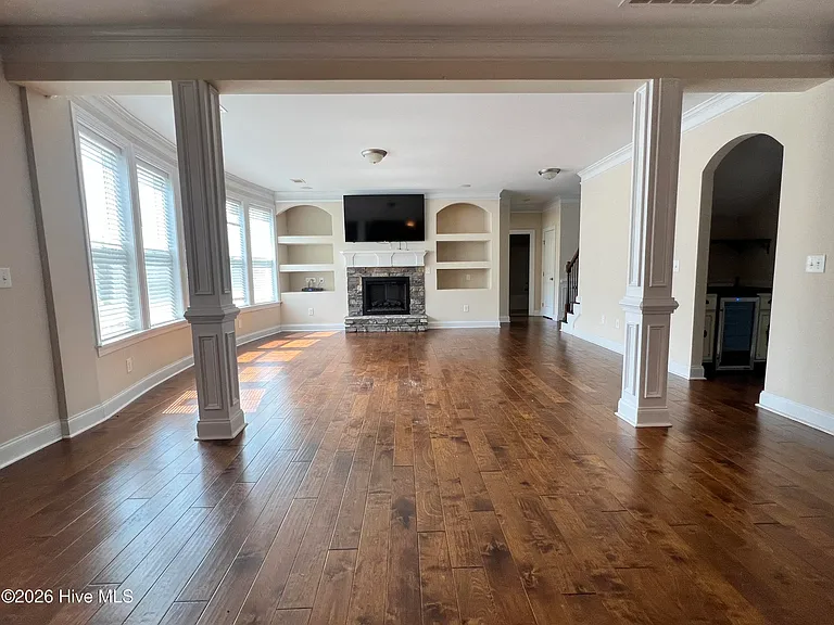 327 Clearwater Ln — Photo 13