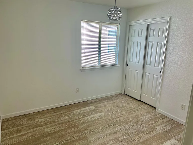 5373 Hartson — Photo 18
