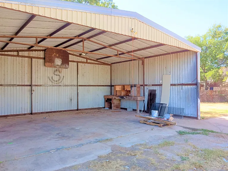9142 County Road 197 — Photo 35