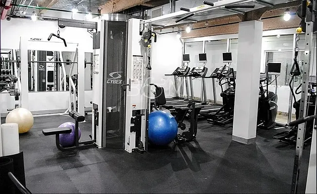 Rented by Brick&Mortar | media 8