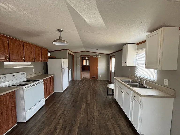 1514 Avalon Dr — Photo 8