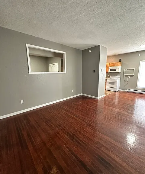 103 S Green St #2 — Photo 2
