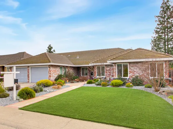 1036 Kensington Dr, Roseville, CA 95661