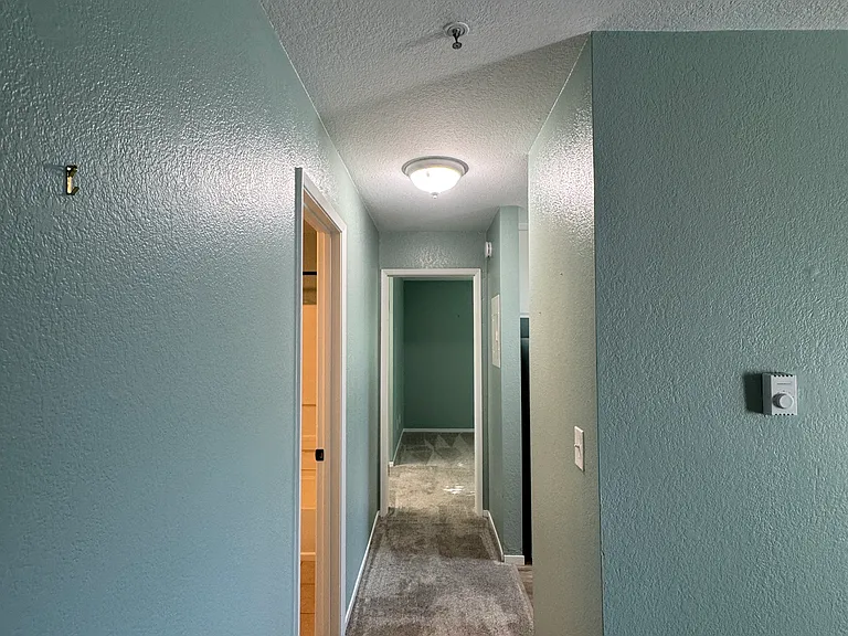 511 Lighthouse Dr — Photo 2