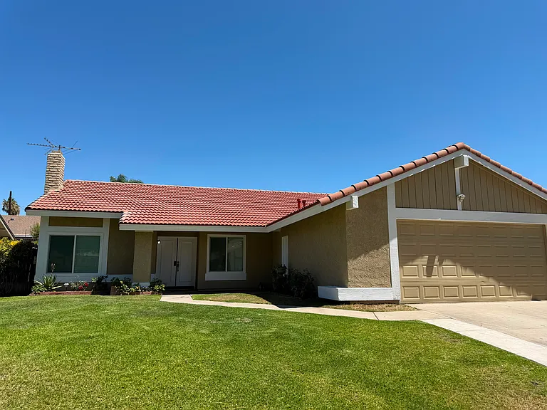 1315 E Flora St — Photo 33