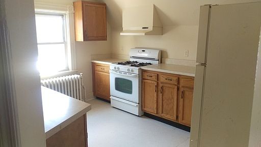 2nd image of 563 Chestnut Ave APT 5