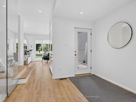5th image of 24 Stonehurst Ave