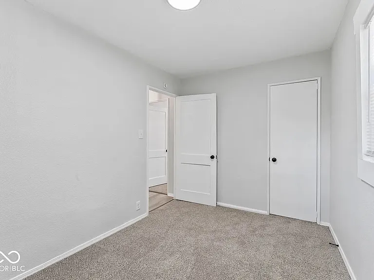 2257 N Tibbs Ave — Photo 11