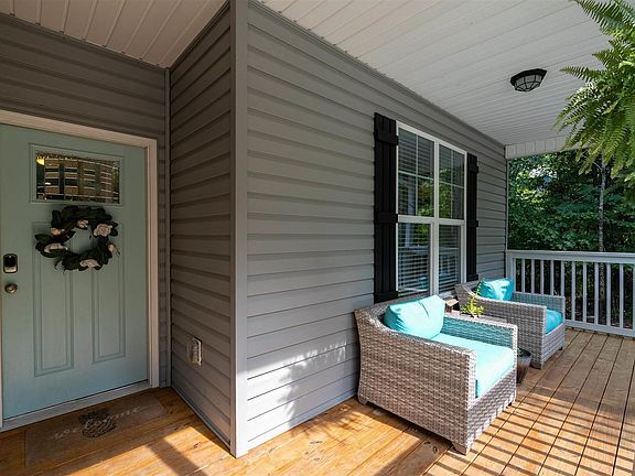 3rd image of 27 Cardo Ln