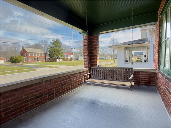 3rd image of 719 E Jefferson Ave