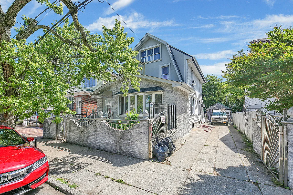 1667 East 51st St  