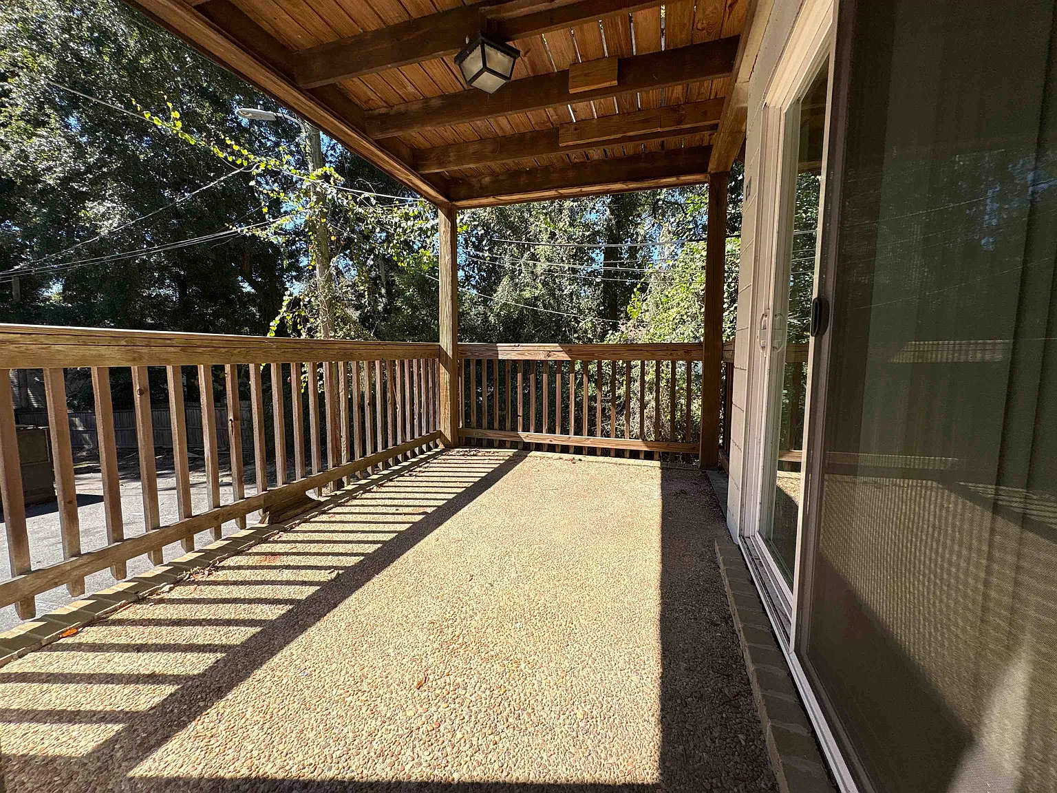 1 bed, 1.0 bath, 644 sqft, $995 — Photo 2