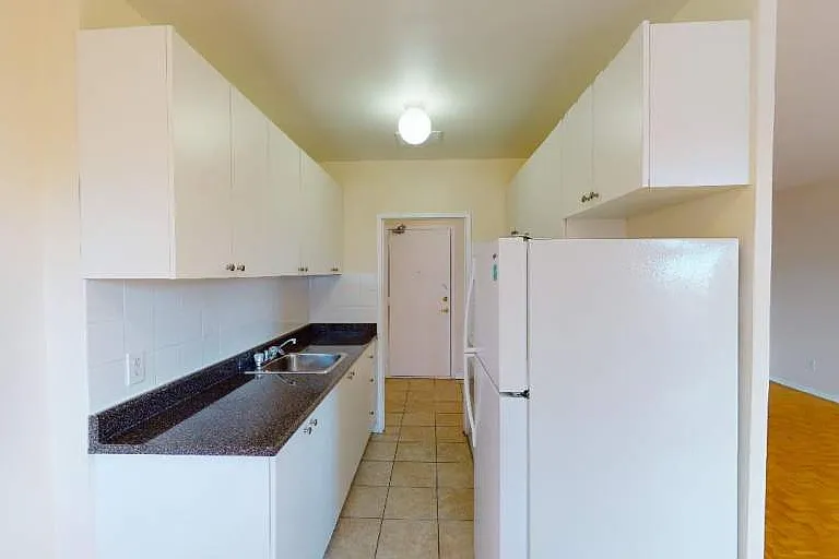 506 Danforth Rd #BACHELOR DEN — Photo 8