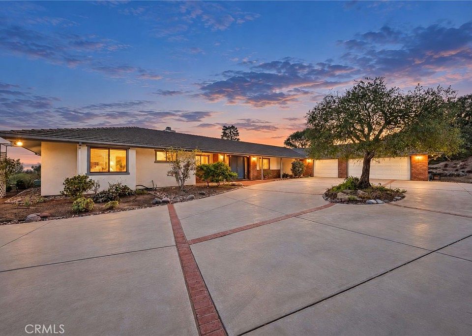 1st image of 4911 San Jacinto Cir E