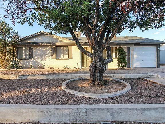 3rd image of 3644 E Ludlow Dr