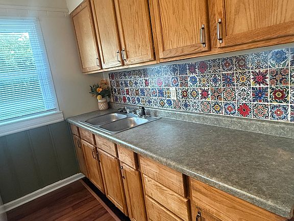 5th image of 4430 Primrose Ave