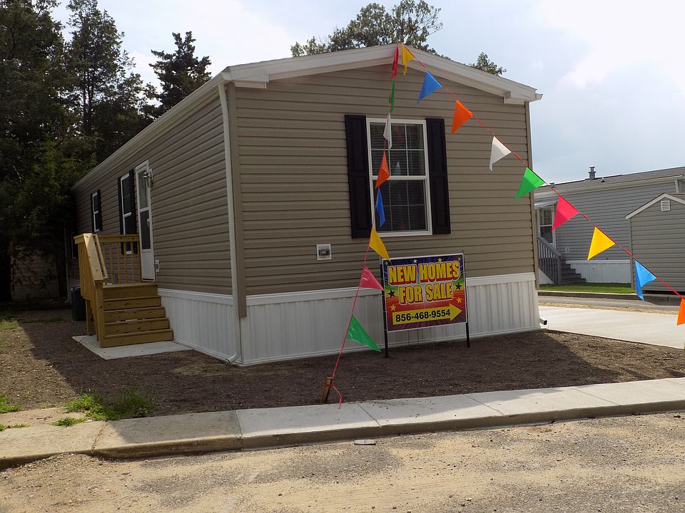1st image of 38 Goldfinch Dr