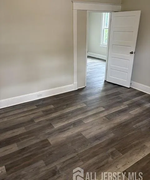 331 Somerset St — Photo 11